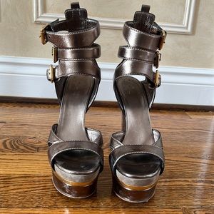 Gucci platform sandals sz 8